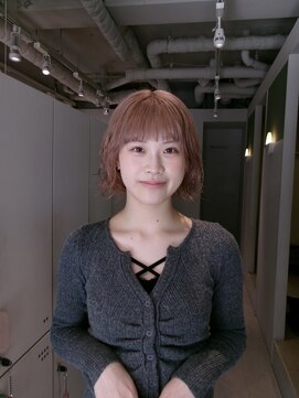 ムーム(Momb) ワンブリーチで作る柔らかピンクベージュ