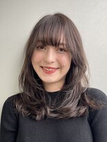 レイヤーハッシュカットグレージュミディアム韓国髪質改善