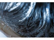 [ 頭皮の皮脂や汚れを除去 ]