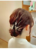 雨でも崩れにくいお団子ヘア