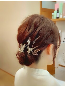 ヘアリエ(Hairie) 雨でも崩れにくいお団子ヘア