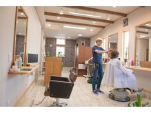 ヘアースタジオ ロハス(Hair Studio LOHAS)の雰囲気（全2席のアットホームな店内は、男性でもくつろいで過ごせます。）