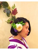 ヴィサージュロカ(VISAGE Loca) 生花をあしらったBOBデザイン