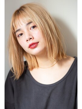 アリエッタ アザブ(ARIETTA AZABU) ぱつんストレートボブ　×　ホワイトベージュ★　ブリーチ