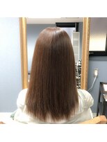 アンフィシュピトロワ(AnFye spi tlow)&nbsp;［AnFye］伸ばしかけの髪型におすすめ縮毛矯正