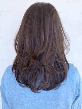 アイティー バイ アルバム 浦和店(IT by ALBUM) レイヤーミディ_カーキグレージュマッシュショート_ba328081