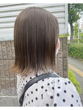 ラテ ヘア リリィ(latte hair lily) 大人可愛い/外ハネボブ