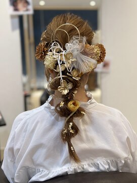 ヴィヴァーチェイルソーレ(VIVACE ilsole) 褒められる♪編みおろし二次会華やかゴールドヘアセット大人美人
