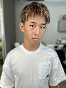 トリッカ シブヤ(TRICCA SHIBUYA) 刈り上げ/ツーブロック/短髪/メンズハイライト/ショート/20代
