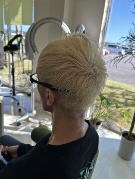 シュウ 西尾店(Shu) ホワイトブロンド