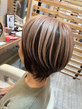 モンプルポ(momp repos) ピンクベージュ／アンブレラカラー／ショート