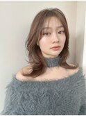 ベージュ ミディアム くびれヘア レイヤーカット グレージュ
