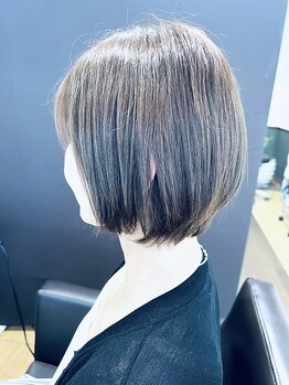 シャングリラ(Shangri la)の写真/《小顔みせ＆くびれシルエットも◎な”大人ショート”》朝の準備も簡単に決まる美しいショートスタイルを♪