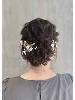 ネウィ 梅田(newi)&nbsp;【yuko】ヘアアレンジ × ふわふわボリュームシニョン