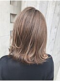 ハイトーンアッシュベージュ切りっぱなしカジュアルボブ