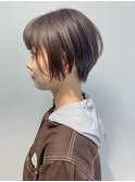short(前下がりショート、ベージュ、大人ショート)