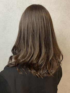 ヘアサロンM 新宿 くすみベージュ