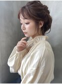【SOCO】ピンクベージュロングスタイルお団子アレンジ