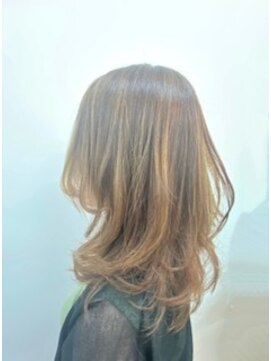 ティアラ Tiara コマーシャルモール博多店 ロングレイヤー