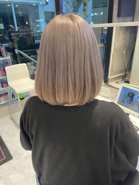 リル 溝の口(LiL) ミルクティーグレージュ/溝の口/ブリーチ/ダブルカラー/ボブ