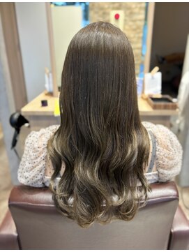 ビースリー ロア ツヤロングヘアー  2023/11/30