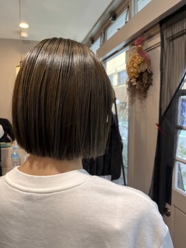 スアバイキキ(SuA by kiki.) 黒髪カタログ/ボブルフ/ネビージュ/ワンレン/小顔スタイル[千葉]