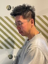バーバーバー アカバネ(BARBER-BAR AKABANE) 男らしいアップバング×動きのある無造作感パーマ#1
