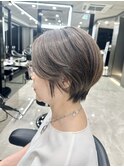 40代50代60代耳かけショート前髪なしハンサムショート白髪ぼかし