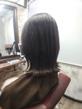 アトリエナガノ(atelier nagano) ニュアンスカラー/センターパート/ツヤ髪スタイル/ブルージュ