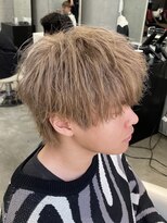 エデアンルクラ 下通(EDEAN Leclat)&nbsp;熊本メンズカラー ハイトーン ミルクティー ウルフ MEN'S HAIR