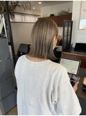 ミルクティーベージュ×切りっぱなしボブ