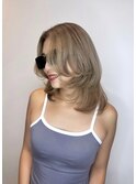 ベージュヘアー × レイヤーカット