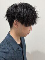 ヒュイル バイ ニアウ(Hwyl by Niau) メンズマッシュパーマツイストパーマピンパーマ刈り上げ