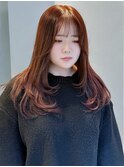 レイヤーカットピンクブラウンカラー韓国風ヘア顔周り似合わせ