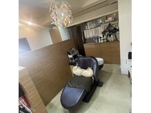 エルソル(EL'sol)の雰囲気（フルフラットのシャンプーブースはくつろぎ空間）