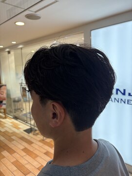 ケンジ 平塚 アネッタ(KENJE annetta) 刈り上げマッシュ　センターパート