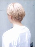 襟足スッキリのハンサムショート