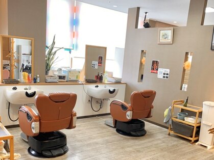カットクルーオアシス 重信店の写真