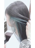 エメラルドイヤリングカラー