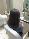 暗髪でも柔らかく見えるネビージュカラー《小林》