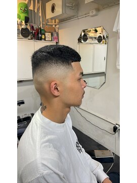 メリケンバーバーショップ フクオカ(MERICAN BARBERSHOP FUK) 上質スキンフェード