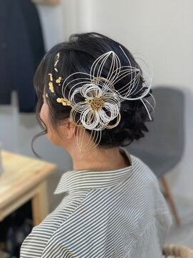 グラムール(Gramour) シニヨン