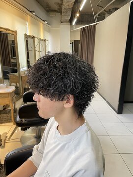 アイズ 海老名(AIZU) 波巻きパーマ　ツイストスパイラルパーマ　ウルフパーマ　眉毛