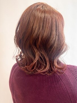 ヘア イノウエ HAIR INOUE ピンクブラウン×ラフカールミディ