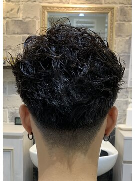 ミリオンバックス 御徒町店(Million Backs) リバースパーマ<理容室>[メンズ/眉毛/バーバー/御徒町]