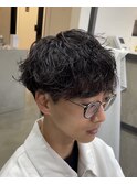 波巻きスパイラルパーマメンズ刈り上げレイヤーショートツーブロ