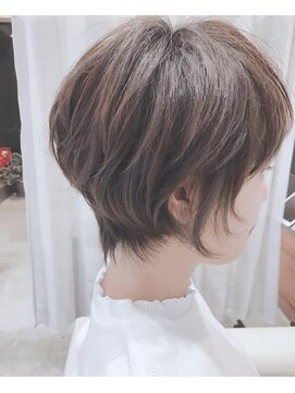 Jewel 髪質改善/ショート/ヘッドスパ 20代ショート