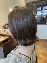 エルサフィロ キタハマ(el zafiro kitahama)&nbsp;20×30×40代×クールベージュ×ツヤ髪×外ハネボブ