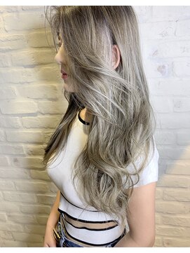 ユナイテッドビューティー 金沢(UNITED BEAUTY) ホワイトシルバー