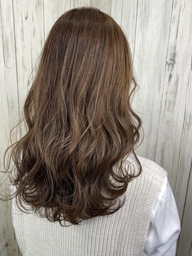 アンダーバーホワイト 南海難波店(_WHITE) 【＿white+】ミルクティーベージュ×大人ロングスタイル